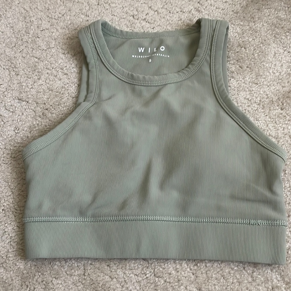 Wilo High Neck Sports Bra
